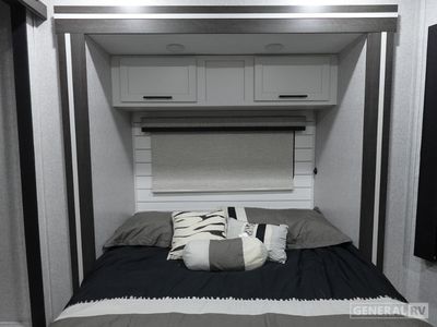 2025 Crossroads RV Hampton - Photo 9