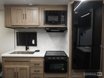 2025 Coachmen Adrenaline - Photo 8