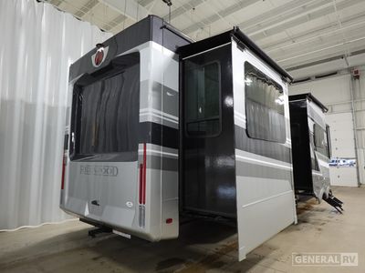 2025 Crossroads RV Redwood - Photo 4