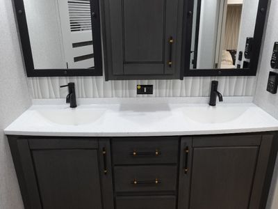2025 Crossroads RV Redwood - Photo 12
