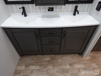 2025 Crossroads RV Redwood - Photo 14