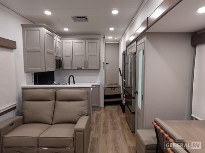 2025 Alliance RV Paradigm - Photo 7