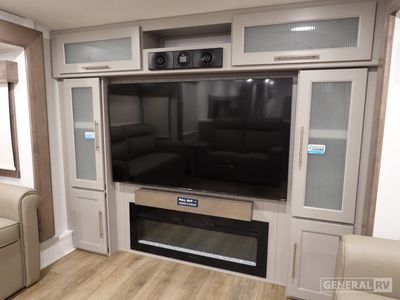 2025 Alliance RV Paradigm - Photo 9