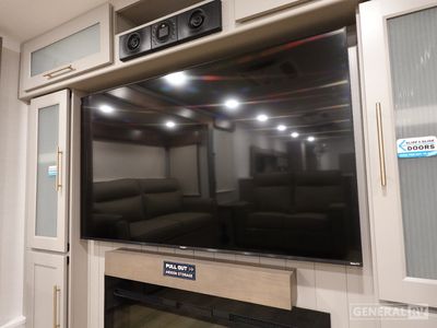 2025 Alliance RV Paradigm - Photo 10