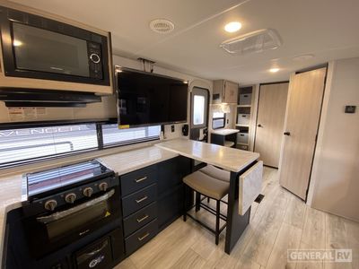 2025 Prime Time RV Avenger - Photo 9