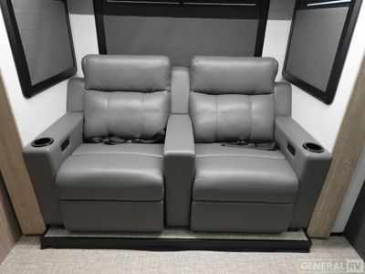 2026 Grand Design Lineage Series M - Photo 14