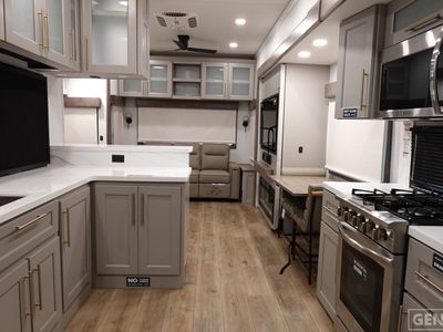 2026 Alliance RV Paradigm - Photo 5