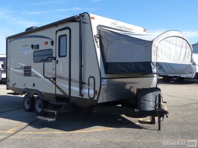 2017 Coachmen Freedom Express - Photo 1