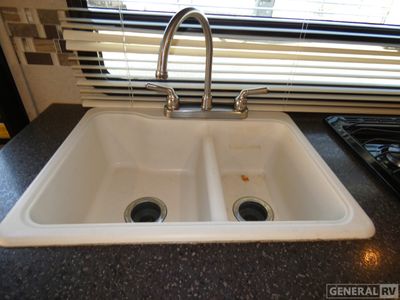 2017 Coachmen Freedom Express - Photo 14