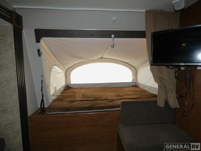 2017 Coachmen Freedom Express - Photo 8