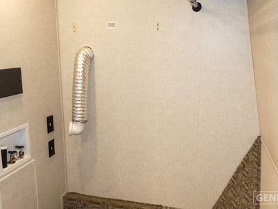 2021 Crossroads RV Redwood - Photo 11