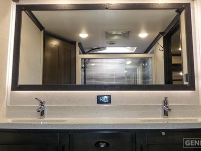 2021 Crossroads RV Redwood - Photo 14
