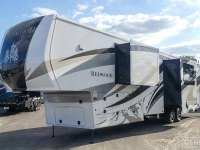 2021 Crossroads RV Redwood - Photo 2