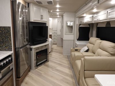 2026 Fleetwood Bounder - Photo 5