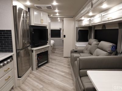 2026 Fleetwood Bounder - Photo 5