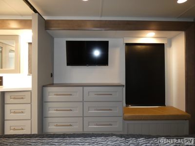2025 Alliance RV Paradigm - Photo 14