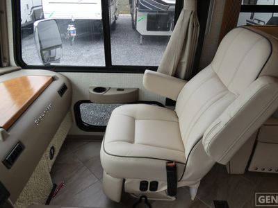 2019 Winnebago SIGHTSEER - Photo 12