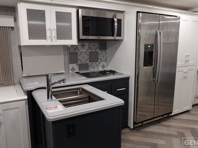 2026 Winnebago Adventurer - Photo 7