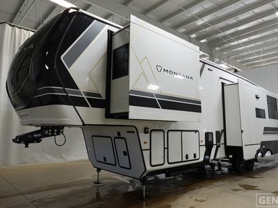 2026 Keystone Montana - Photo 2