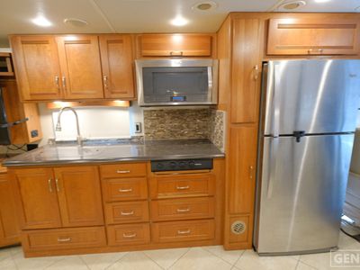 2016 Winnebago Solei - Photo 7
