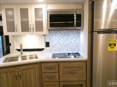 2026 Winnebago Adventurer - Photo 7