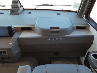 2025 Winnebago Adventurer - Photo 10