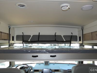 2025 Winnebago Adventurer - Photo 13