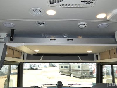 2025 Winnebago Adventurer - Photo 12