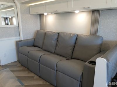 2025 Winnebago Adventurer - Photo 15