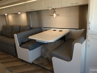 2025 Winnebago Adventurer - Photo 14