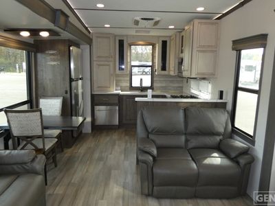 2021 Alliance RV Paradigm - Photo 5