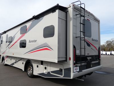 2025 Winnebago Sunstar - Photo 3