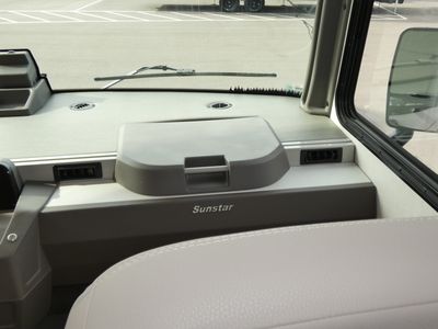 2025 Winnebago Sunstar - Photo 10
