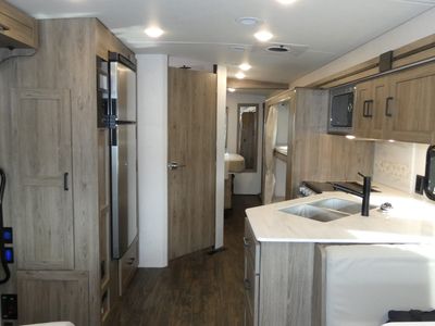 2025 Winnebago Sunstar - Photo 5