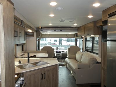 2025 Winnebago Sunstar - Photo 6