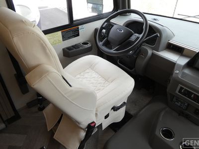 2025 Winnebago Adventurer - Photo 8