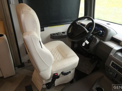 2026 Winnebago Adventurer - Photo 8
