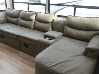 2024 Grand Design Solitude S-Class - Photo 8