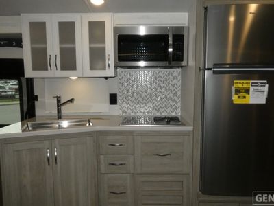 2026 Winnebago Adventurer - Photo 7