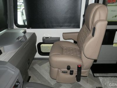 2026 Winnebago Adventurer - Photo 11