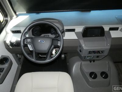 2025 Winnebago Sunstar - Photo 9