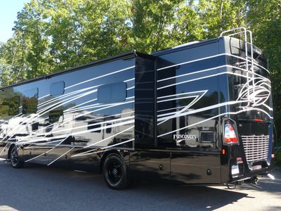 2026 Fleetwood Discovery - Photo 4