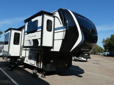 2026 KEYSTONE 3712KB — front three-quarter view