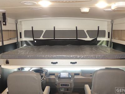 2025 Winnebago Adventurer - Photo 13