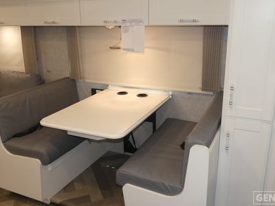 2025 Winnebago Adventurer - Photo 15