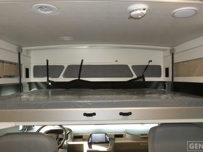 2026 Winnebago Adventurer - Photo 9
