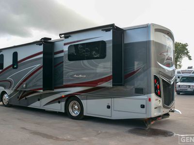 2023 Fleetwood Pace Arrow - Photo 3