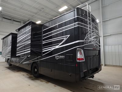2026 Fleetwood Discovery - Photo 3