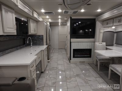 2026 Fleetwood Discovery - Photo 5