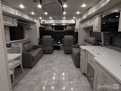 2026 Fleetwood Discovery - Photo 6